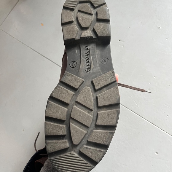 Lace up leather Blundstones US men’s 10 - Picture 3 of 7